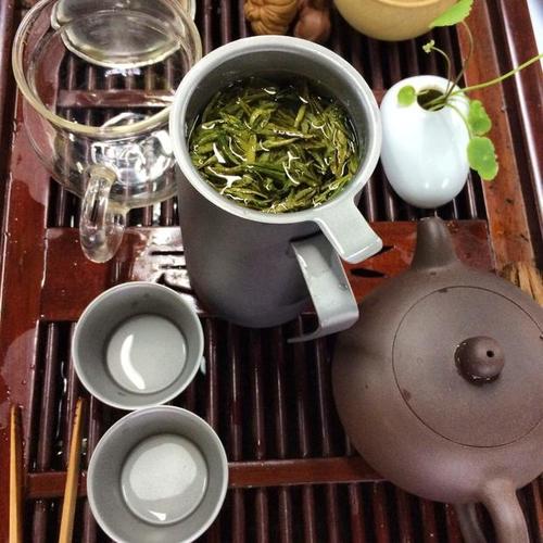 户外饮茶指南：可以喝茶叶水吗？