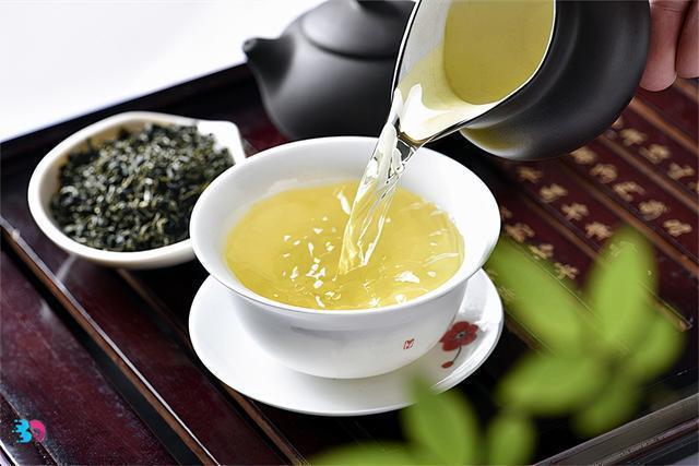 老年人喝茶叶水的好处与建议