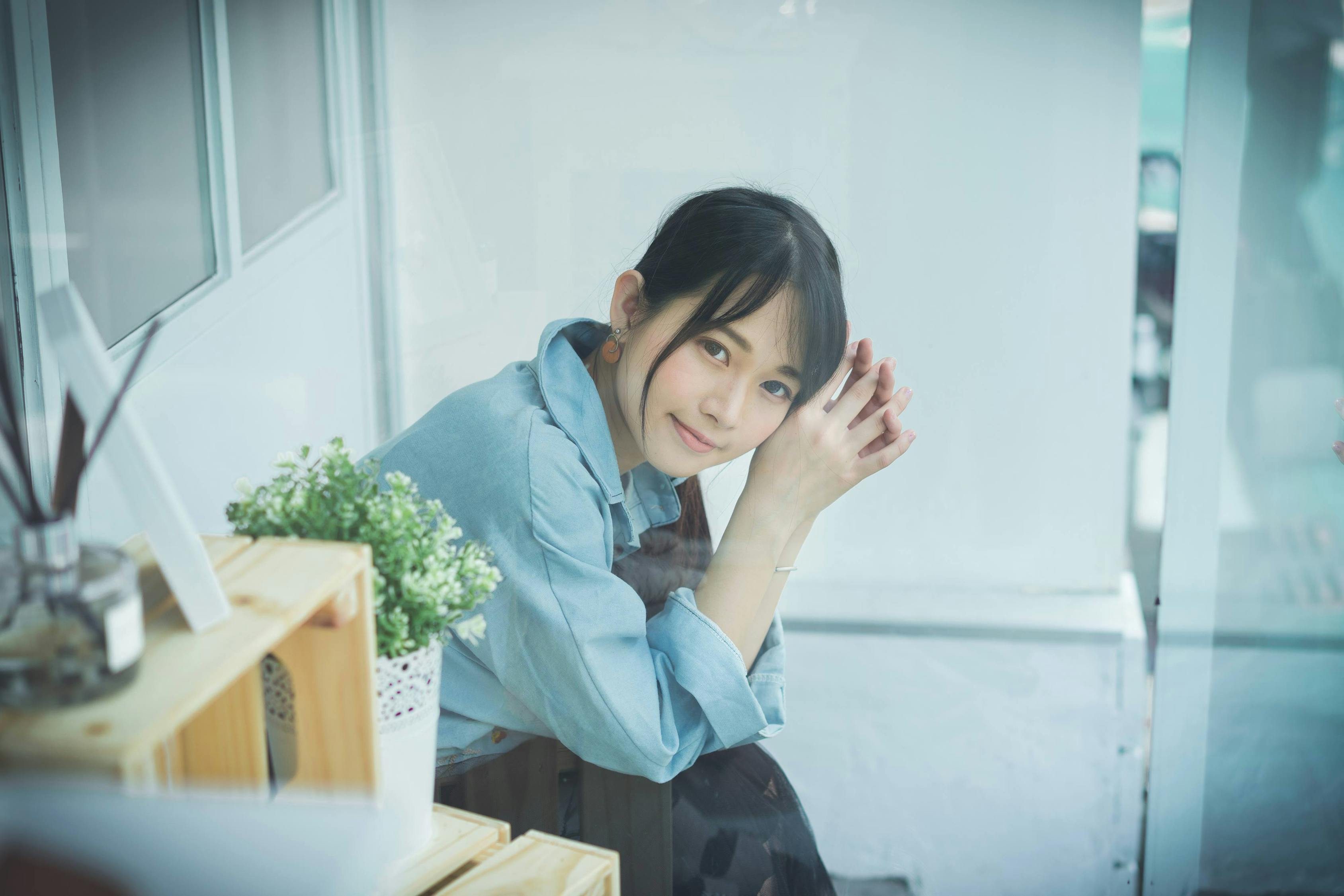 男生坠楼事件，多学生称其事发前进入女舍，真相待揭